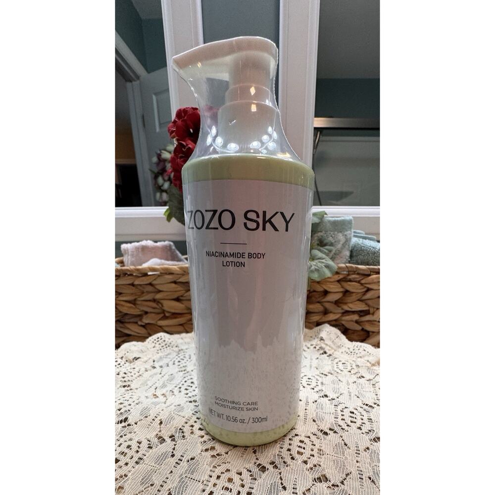 Zozo Sky Niacinamide Body Lotion 10.56 Oz Light Texture Not Greasy New Sealed